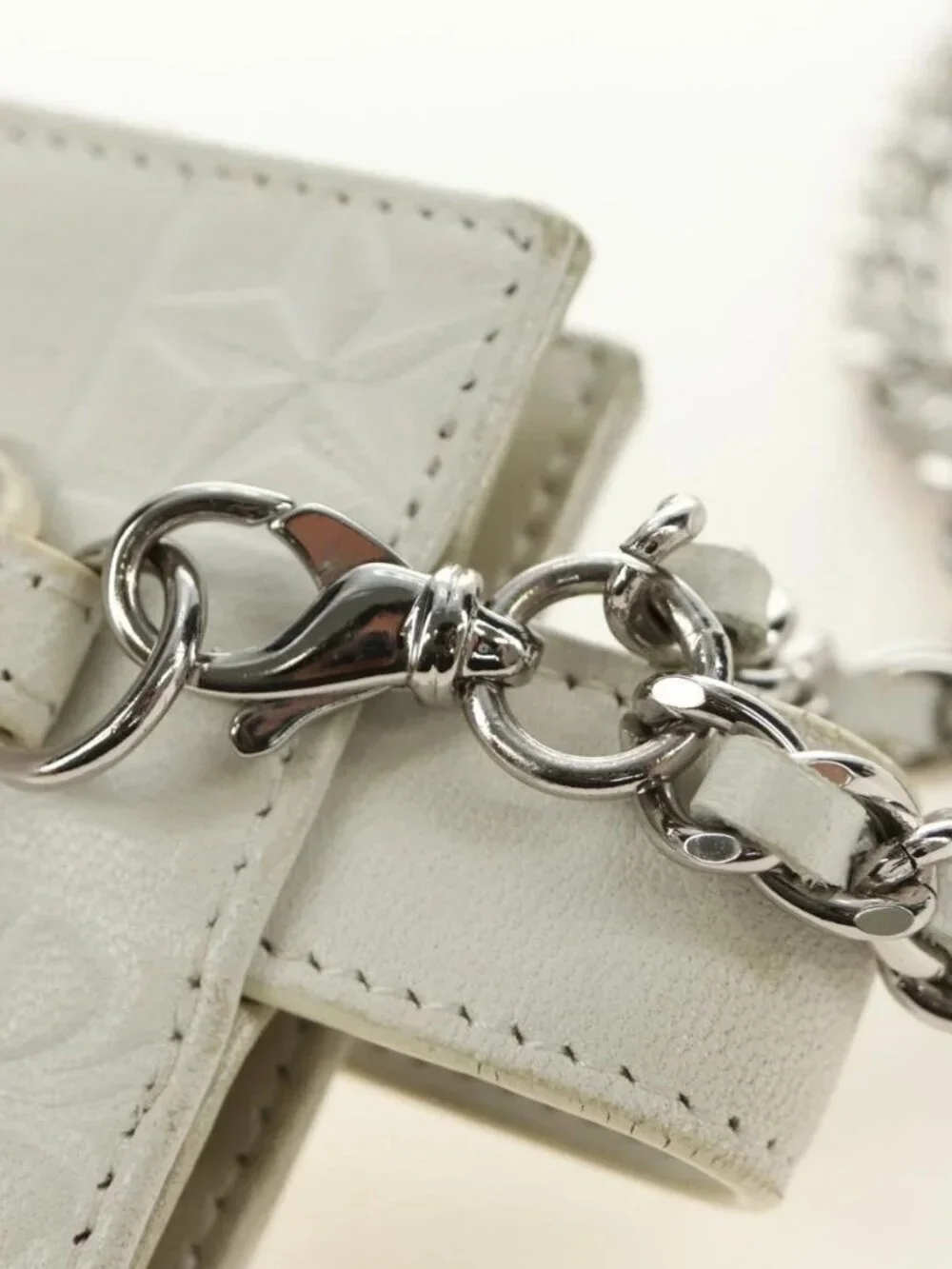 CHANEL icon Chain Shoulder Pouch Lamb Skin White Silver CC Auth 184233A